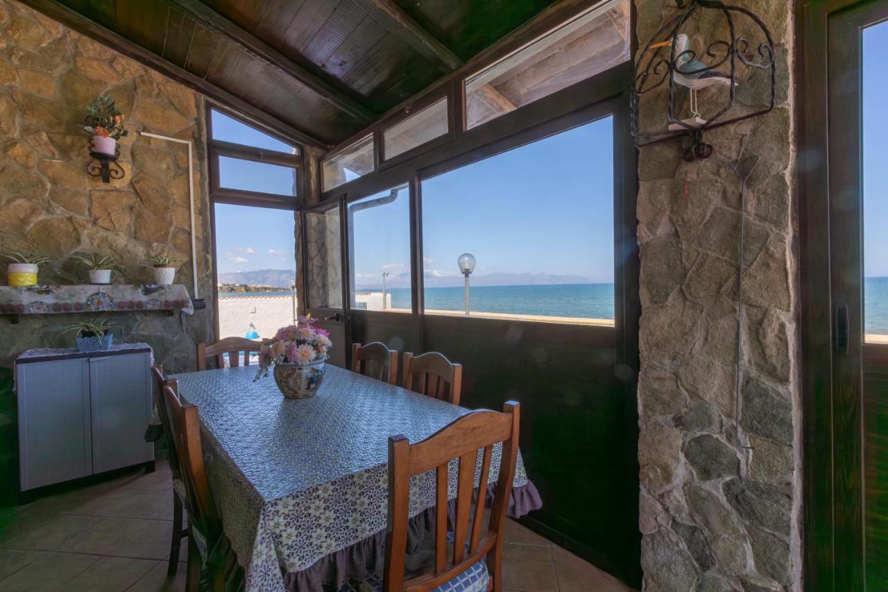 Casa Vacanza Barbera - In Riva Al Mare Villa Trappeto  Exterior photo