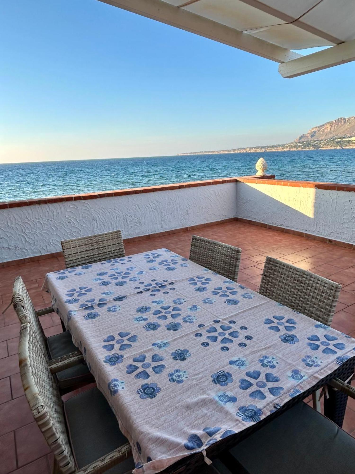 Casa Vacanza Barbera - In Riva Al Mare Villa Trappeto  Exterior photo